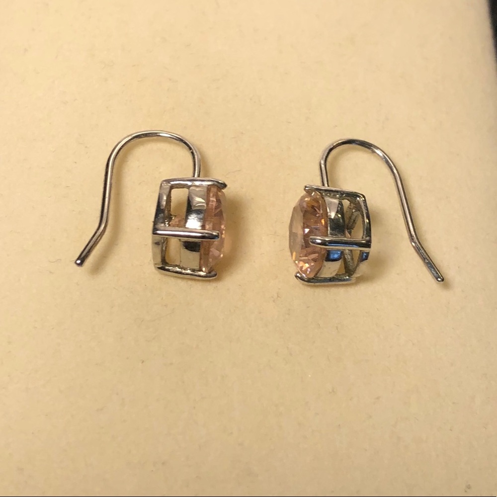 Earings - Picture 3 of 5